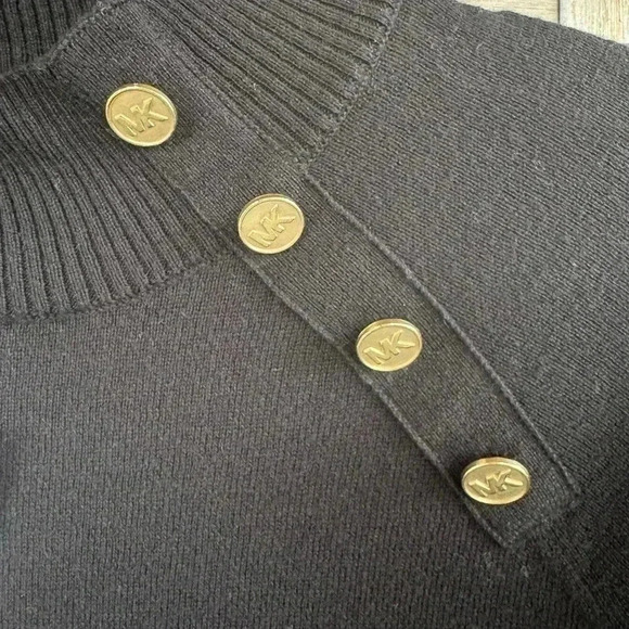 Michael Kors NWT Women’s Side Button Pullover Sweater‎ Size Small - Picture 4 of 7